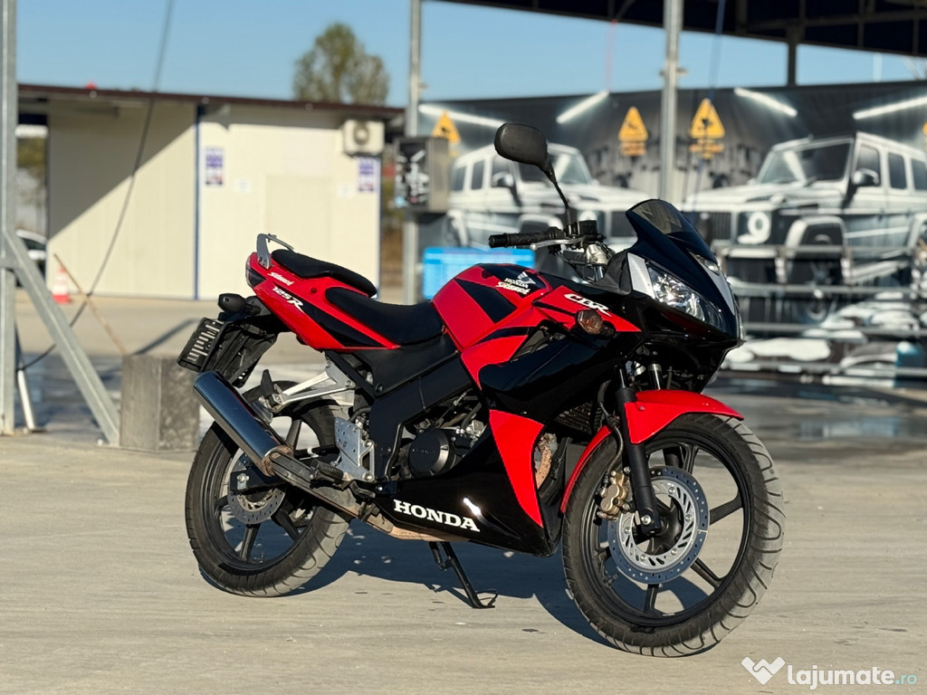 Vând HONDA CBR 125 R