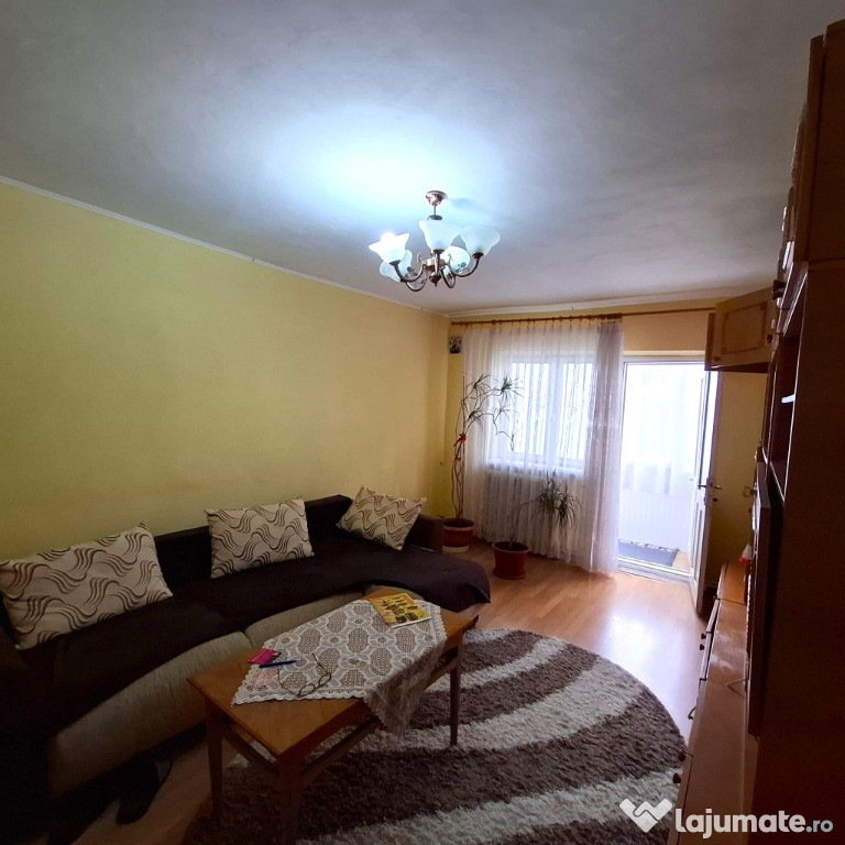 Apartament 3 camere, etaj1 (Politie)