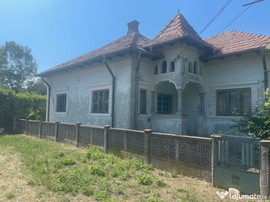 Se vinde teren plus casa in Hintesti