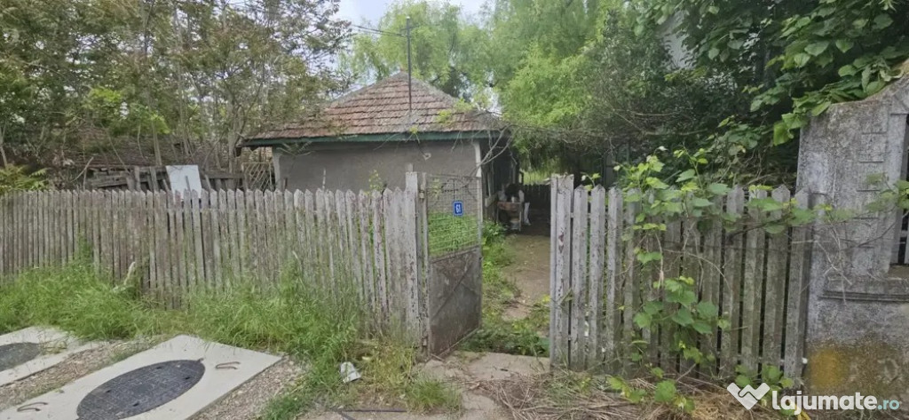 Casă batraneasca 3 cam + teren 1.056 mp cu iesire la lac, Petrachioaia