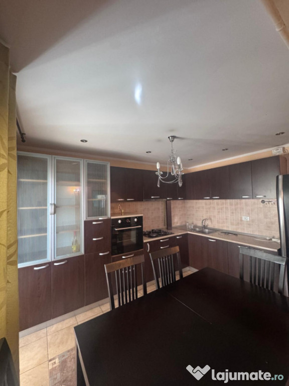 Apartament 3 camere , etj 1 , Radauti