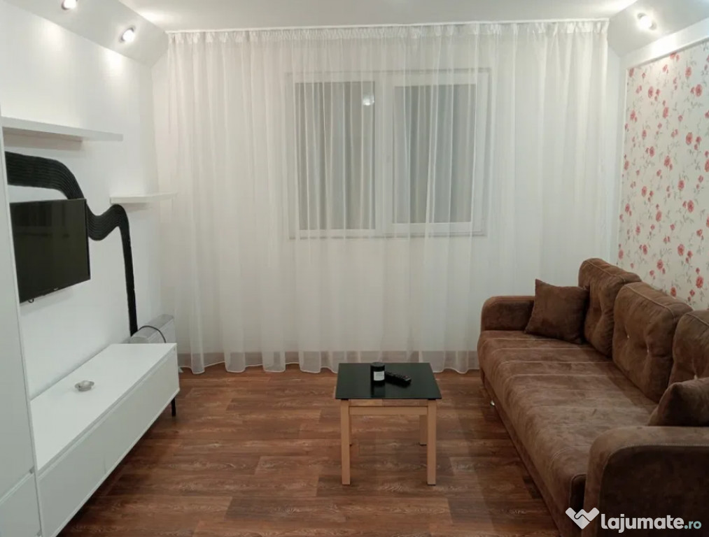 Camera de camin cu baie si bucatarie - zona Harmanului