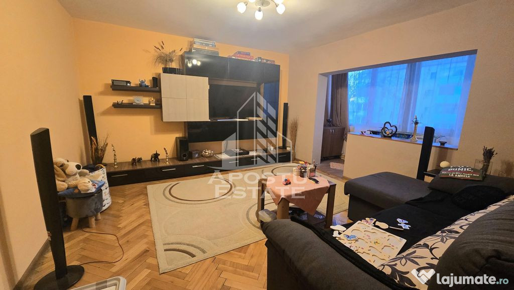 Apartament cu 3 camere si 2 balcoane, etaj intermediar, z...