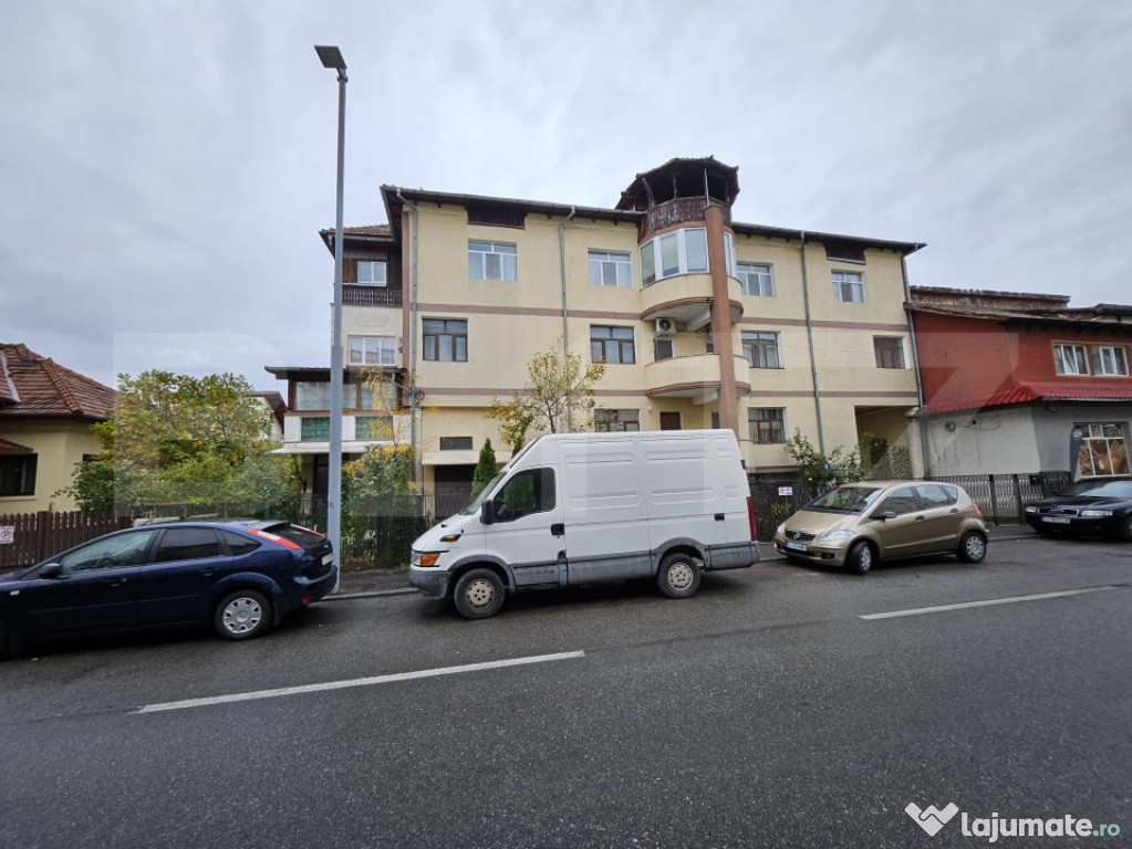 Apartament spatios in vila, 6 camere, 235 mp, zona Grivita