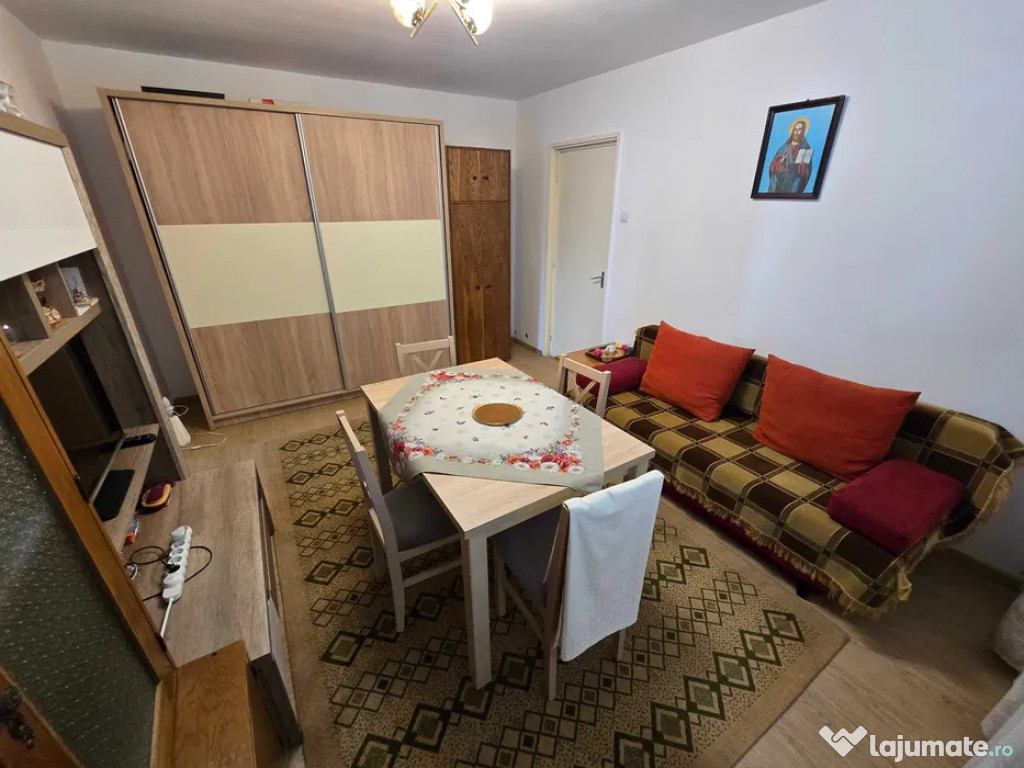 Apartament Semidecomandat Gemenii
