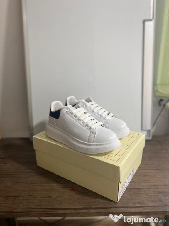 Papuci Mcqueen albi mărimea 41