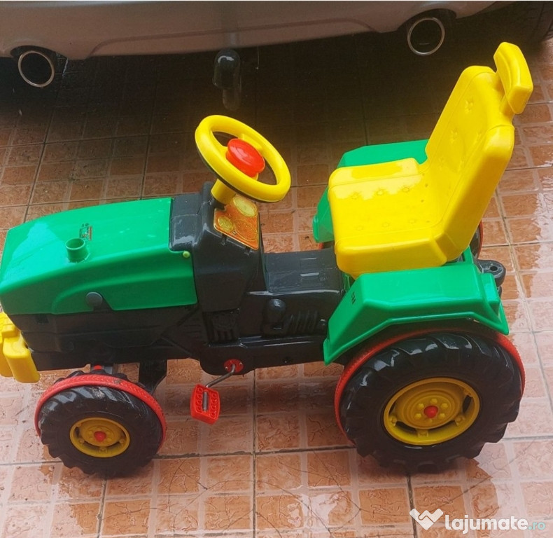 Vând tractor cu pedale