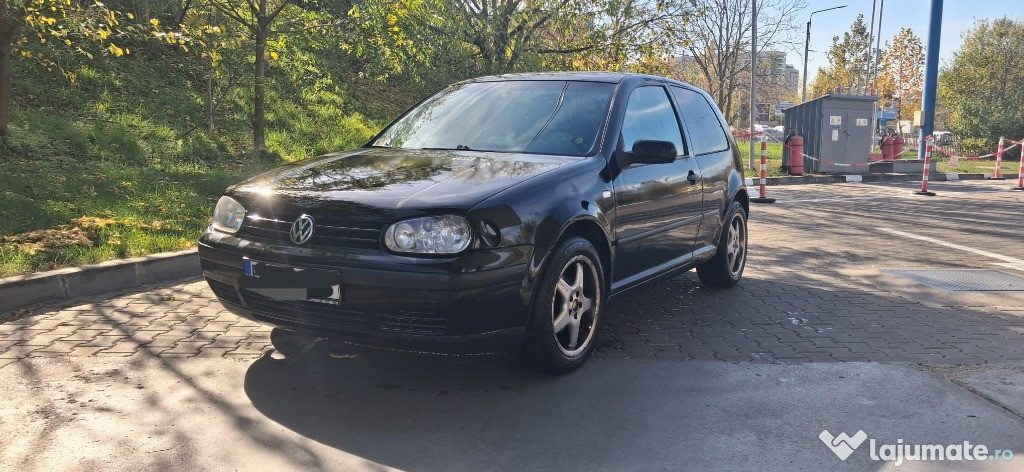 VW Golf 4 Negru 1.6 Benzina