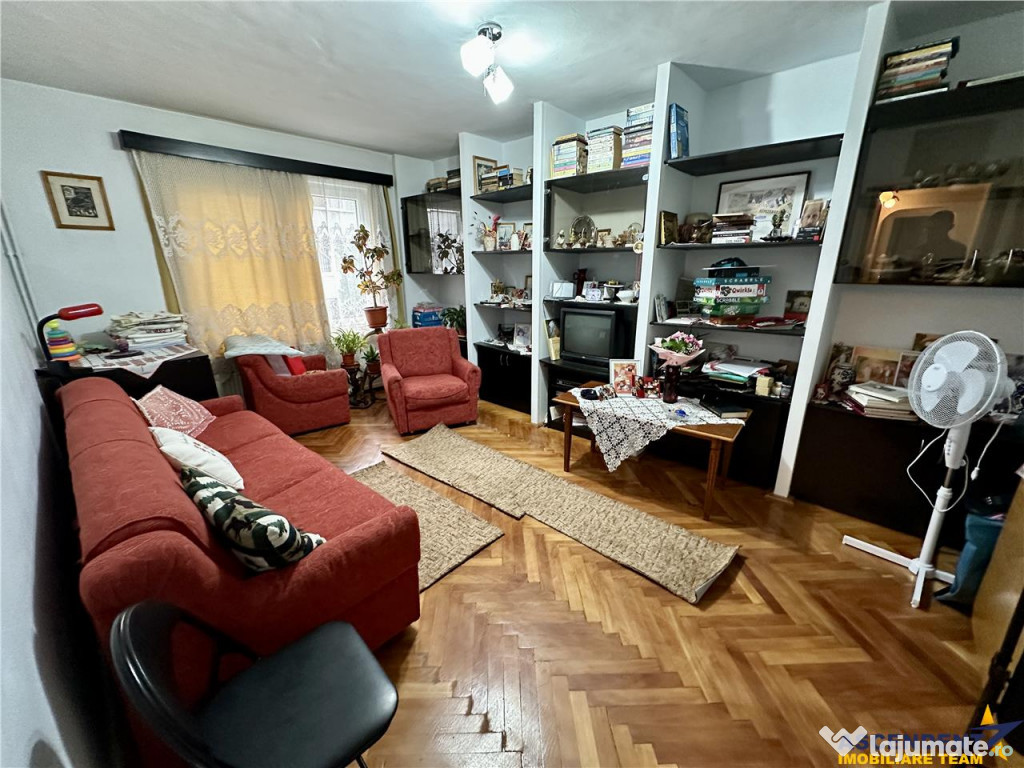 FILM Tur 3D! Apartament trei camere, areal apreciabil, Reghi