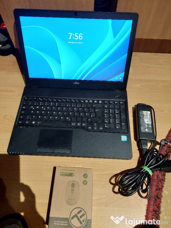 Laptop nou! Fujitsu I3generatia 6! Ssd256 si 8giga ram!