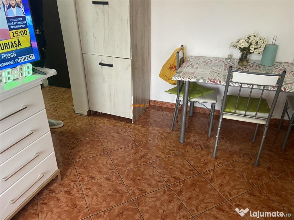 Apartament 2 camere , cartier Sud , renovat , et 3/4 , terme