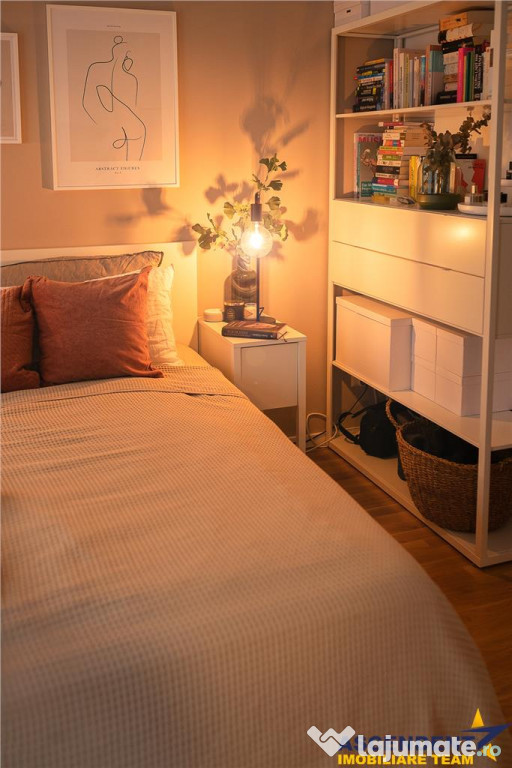 Decomandat,etaj 1,boxa,parcare privata, terasa,vedere Tampa,