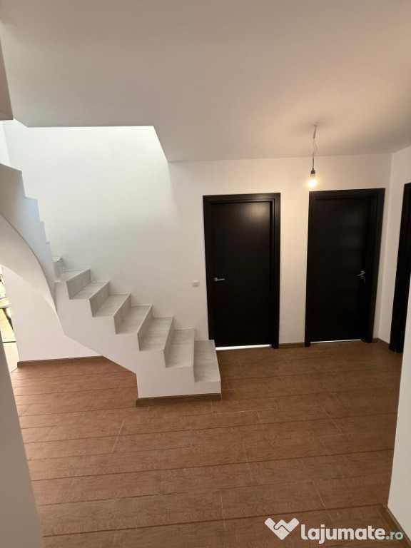 Apartament cu 3 camere si mansarda,bragadiru