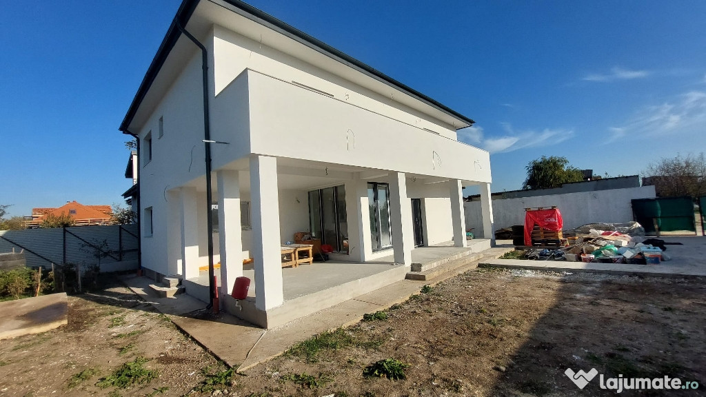 Casă individuală, str Rubinului, 5 camere, 4 băi+teren 457m²