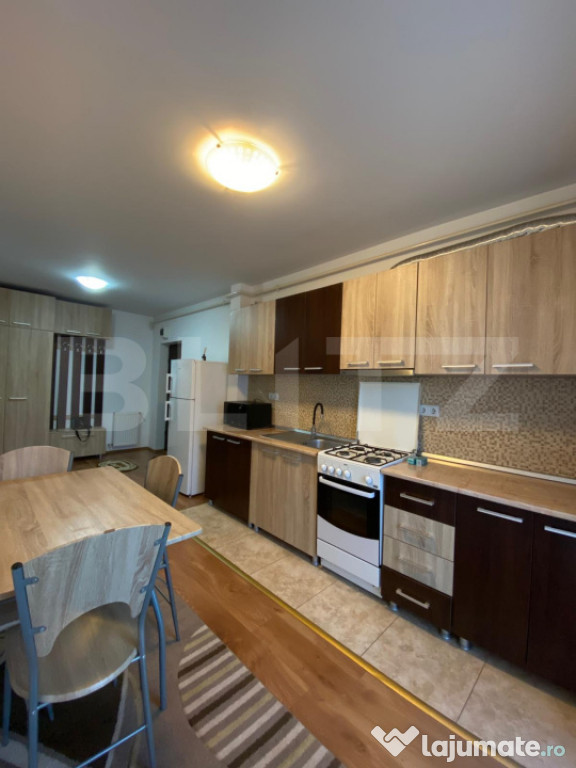 Apartament cu o camera, 38 mp, zona Florilor