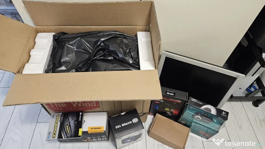 Sistem PC Desktop I7 cu Monitor si Periferice