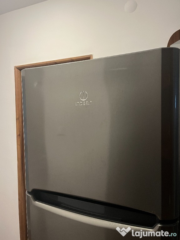 Frigider INDESIT, 309 litri (71 litri congelator), 175 cm, LowFrost