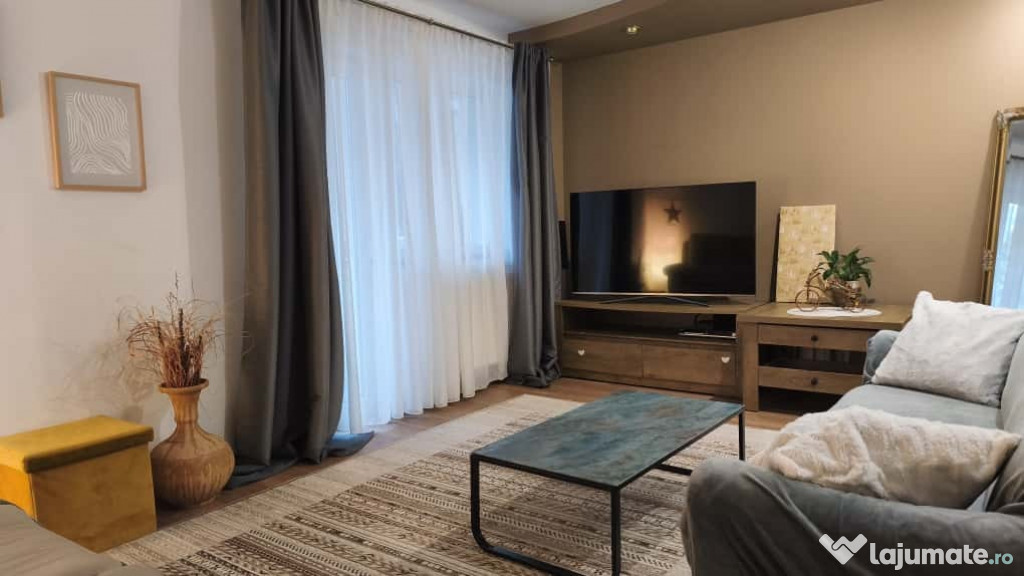 Apartament 3 camere in Deva, Ultracentral, et.1