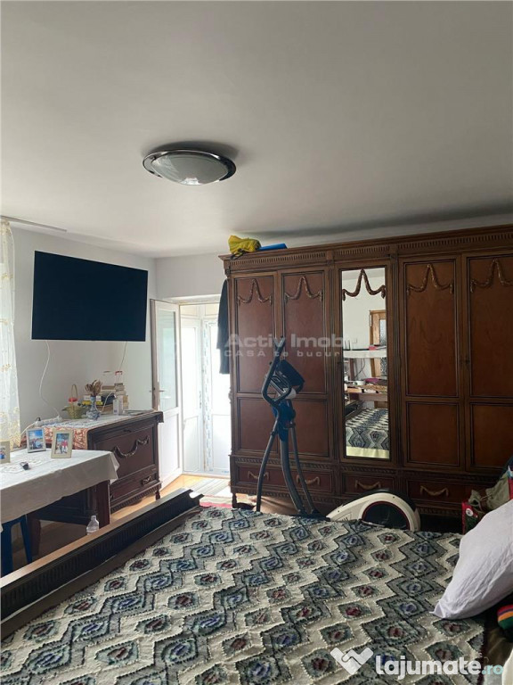 Casa cu etaj, teren 357 mp , pretabila - clinica, birouri, l