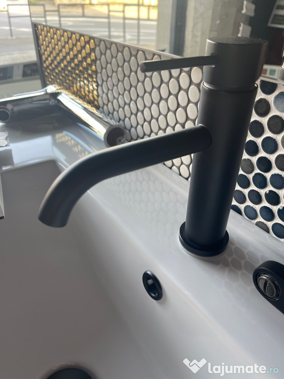 Vindem robineți lavoar baie