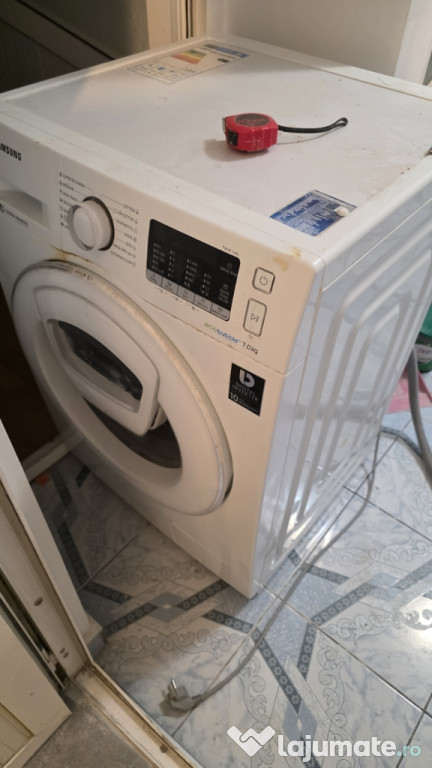 Vând mașina de spalat