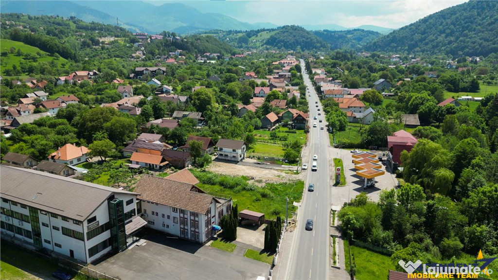 FILM!Punct de atractie:intravilan in vecinatatea Castelului