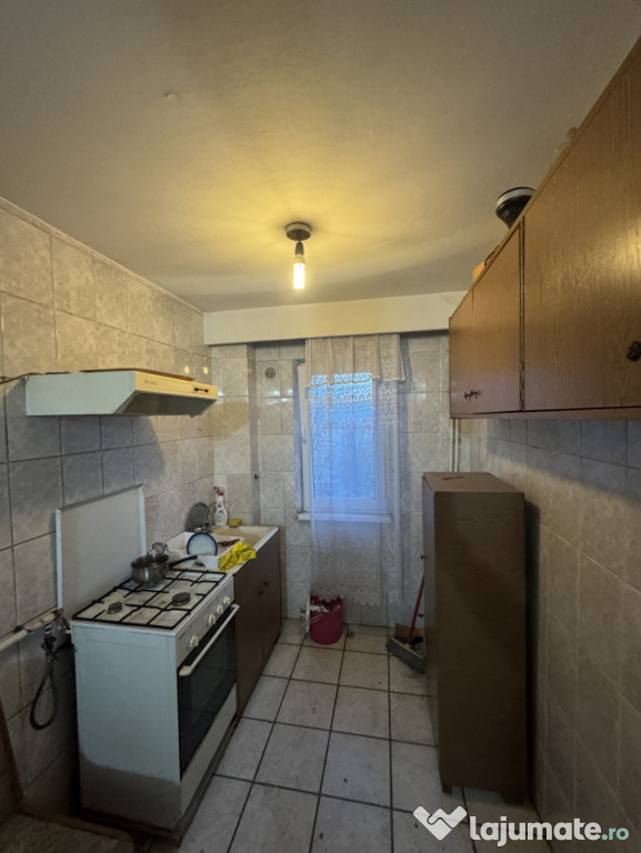 Apartament 2 camere parter- urgent