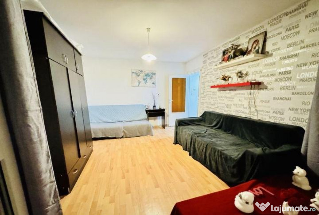 Piata sudului etaj 7 decomandat