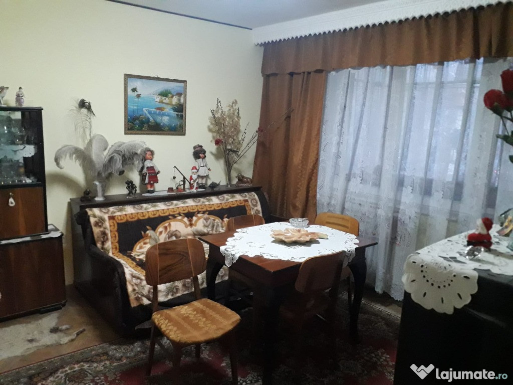 Apartament 2 camere, Centru, Zona Muzeu, etaj 2