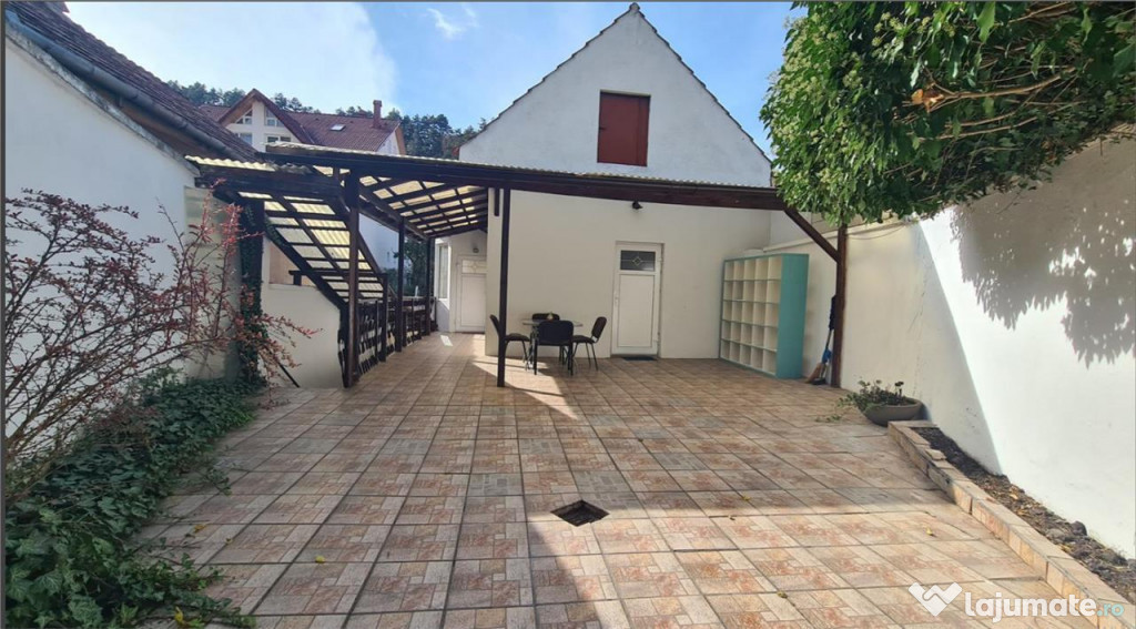 Casa 4 camere , curte individuala ,petfriendly Schei