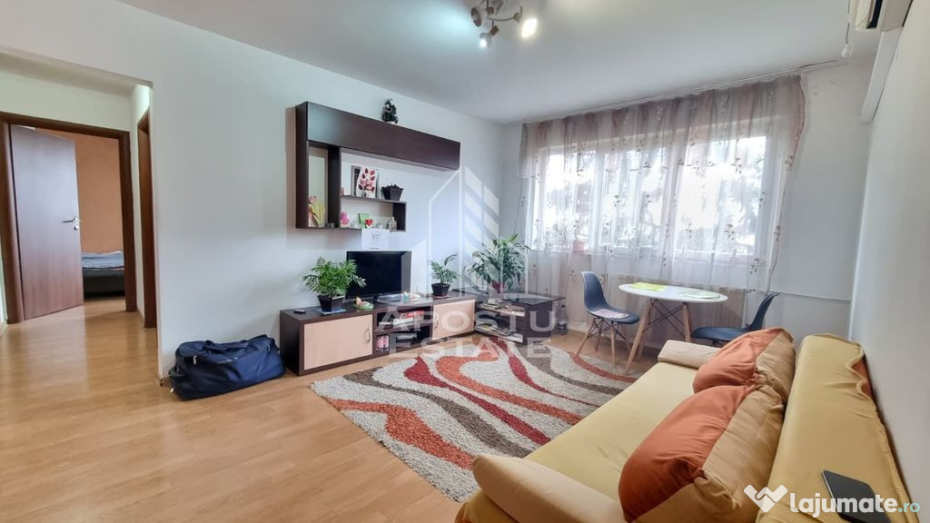 Apartament cu 3 camere, etaj intermediar, zona Dacia