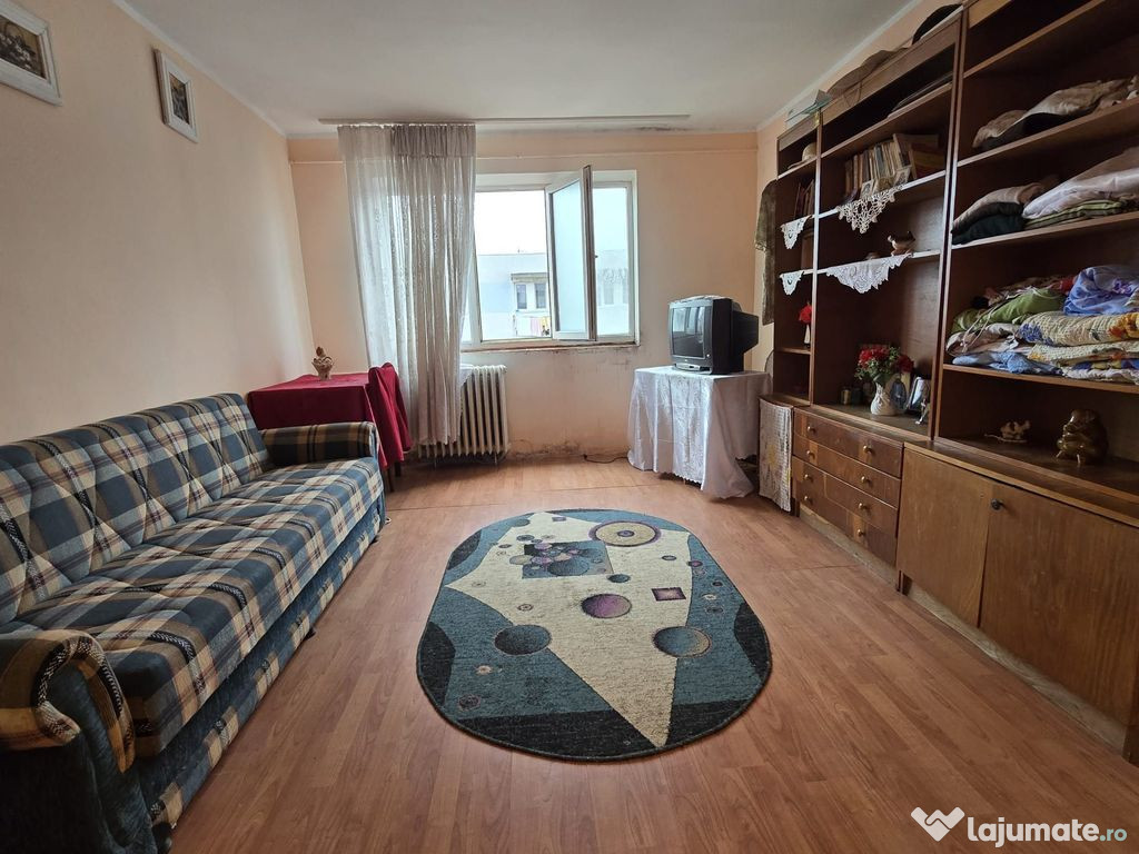 De vânzare garsonieră de buget Strada Condorilor, (uzin...