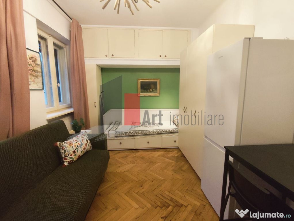 Garsoniera de inchiriat in zona Magheru (ultracentral)