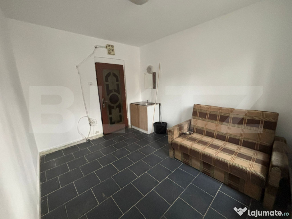 Cameră de cămin renovată, parter, zona Astra