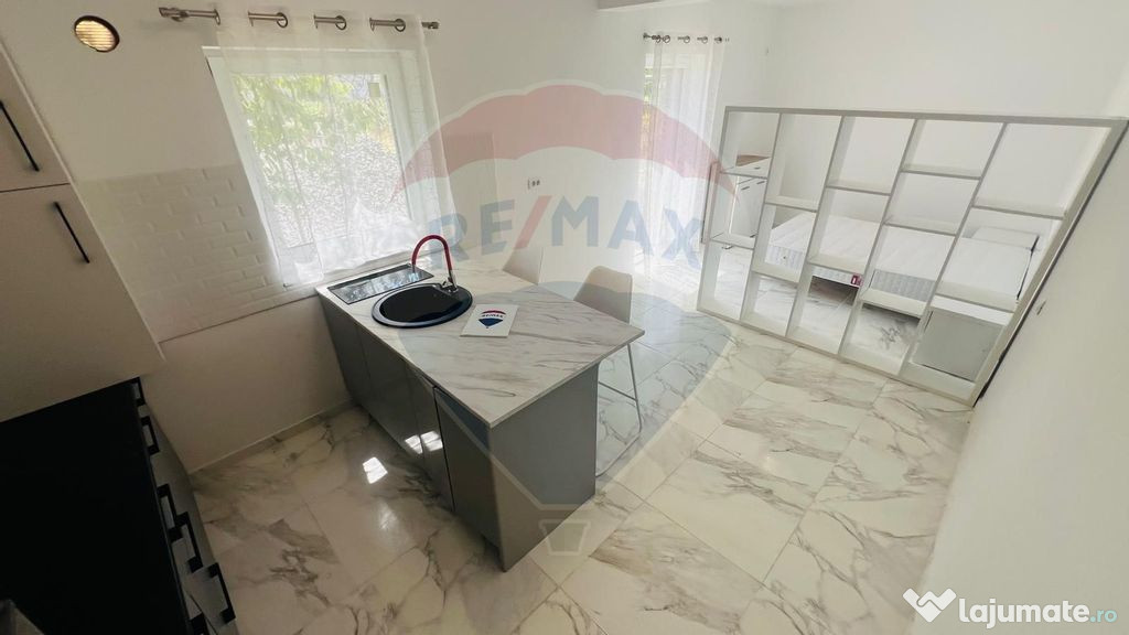 Garsoniera cu curte în bloc nou - Pet Friendly