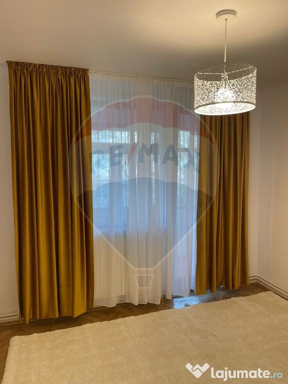 Apartament cu 3 camere de închiriat în zona Rovine