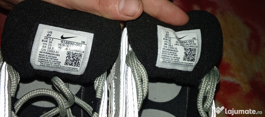 Adidași noi Nike gri ne folositi