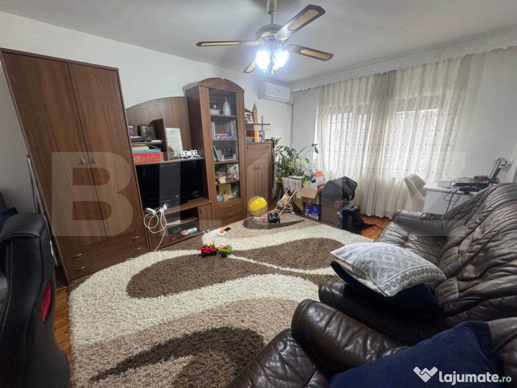 Apartament de vânzare – zonă excelentă și liniștită