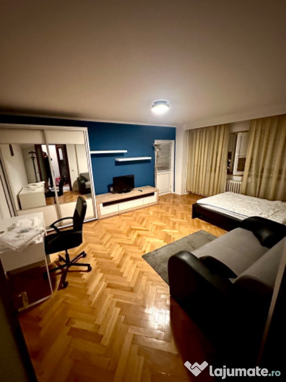 Cazare studio Mariott