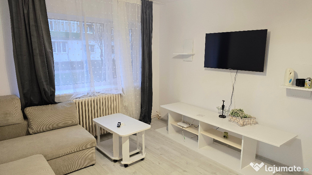 Vand apartament cu 2 camere in Deva, zona Al. Muncii (Piata Centrala),