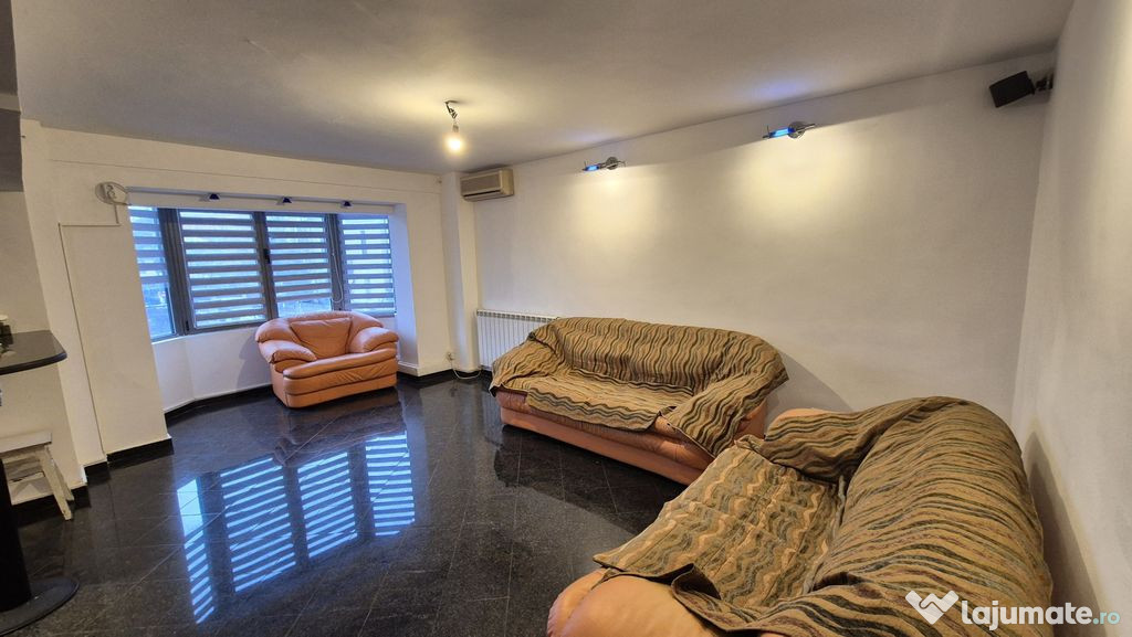Apartament cu 3 camere, bloc 1990 - bd. Decebal piata Alb...