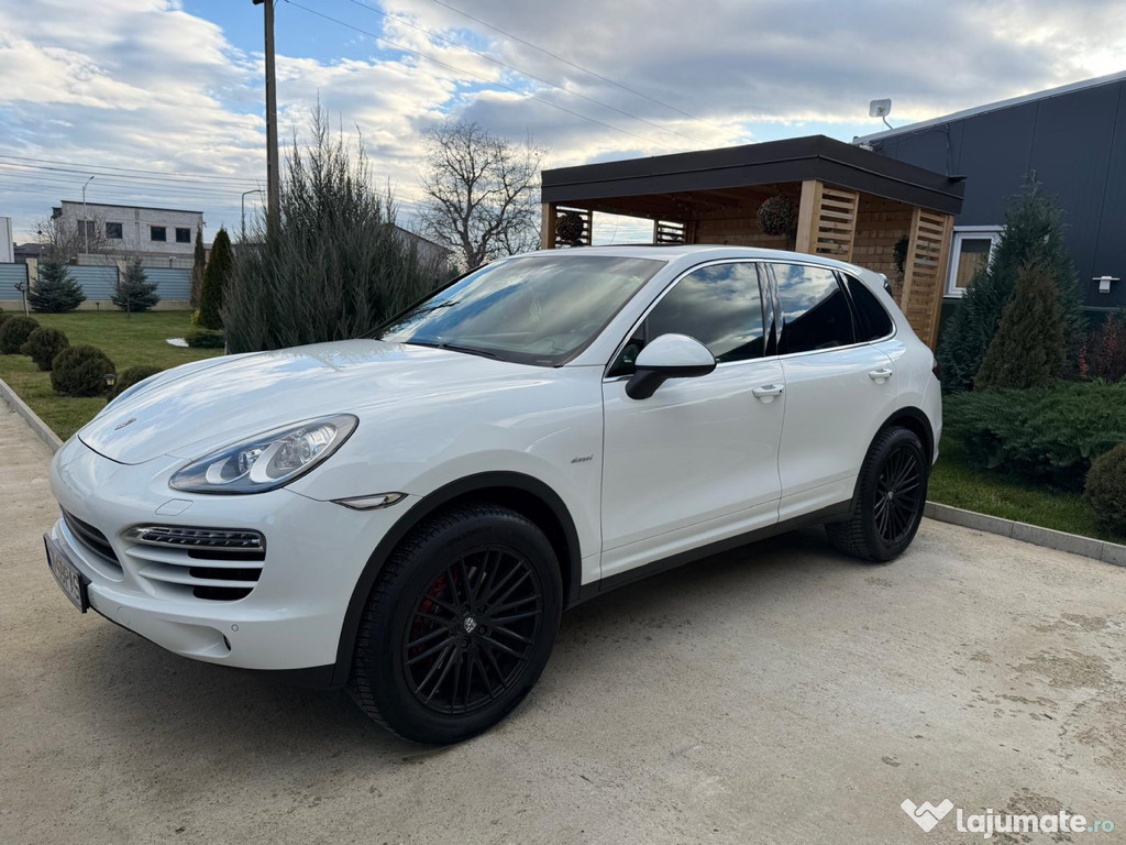 Vând Porsche Cayenne 2013