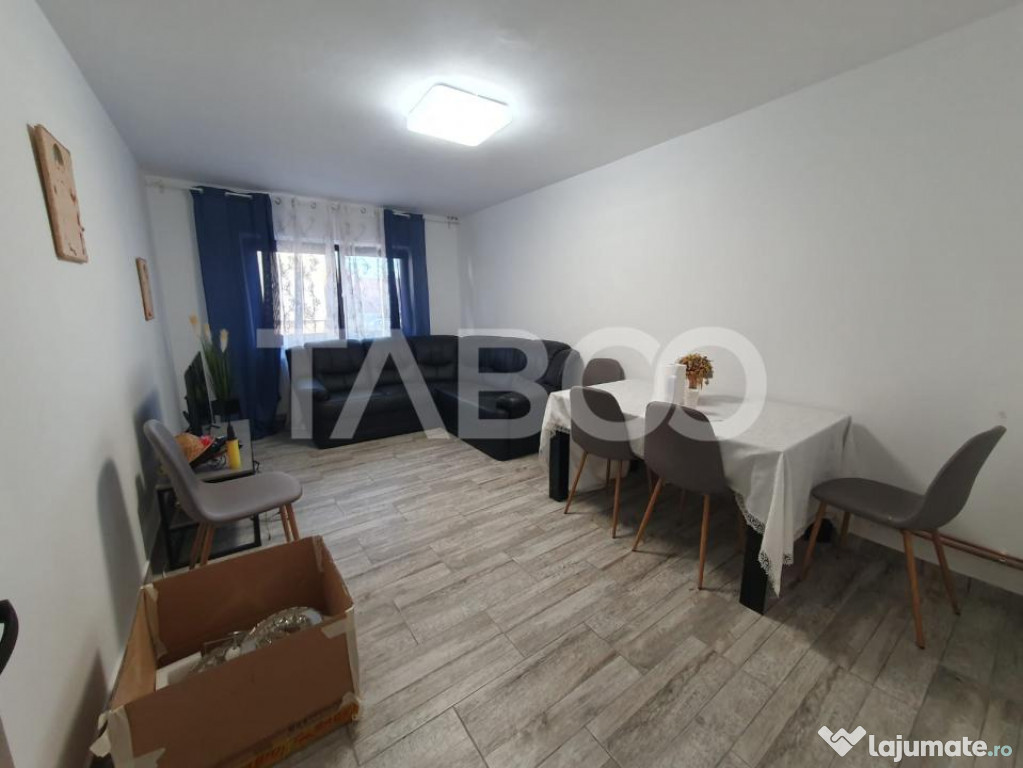 Apartament la parter 2 camere decomandate partial renovat zo