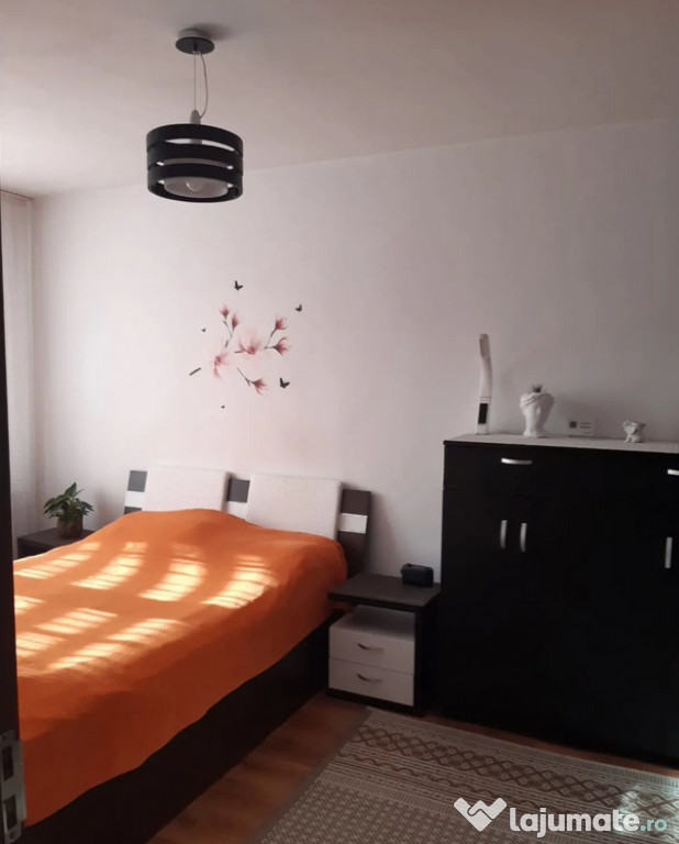 Garsoniera decomandat - zona Astra