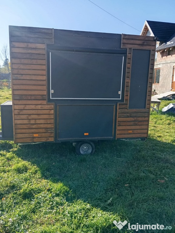 Vând rulota fast food