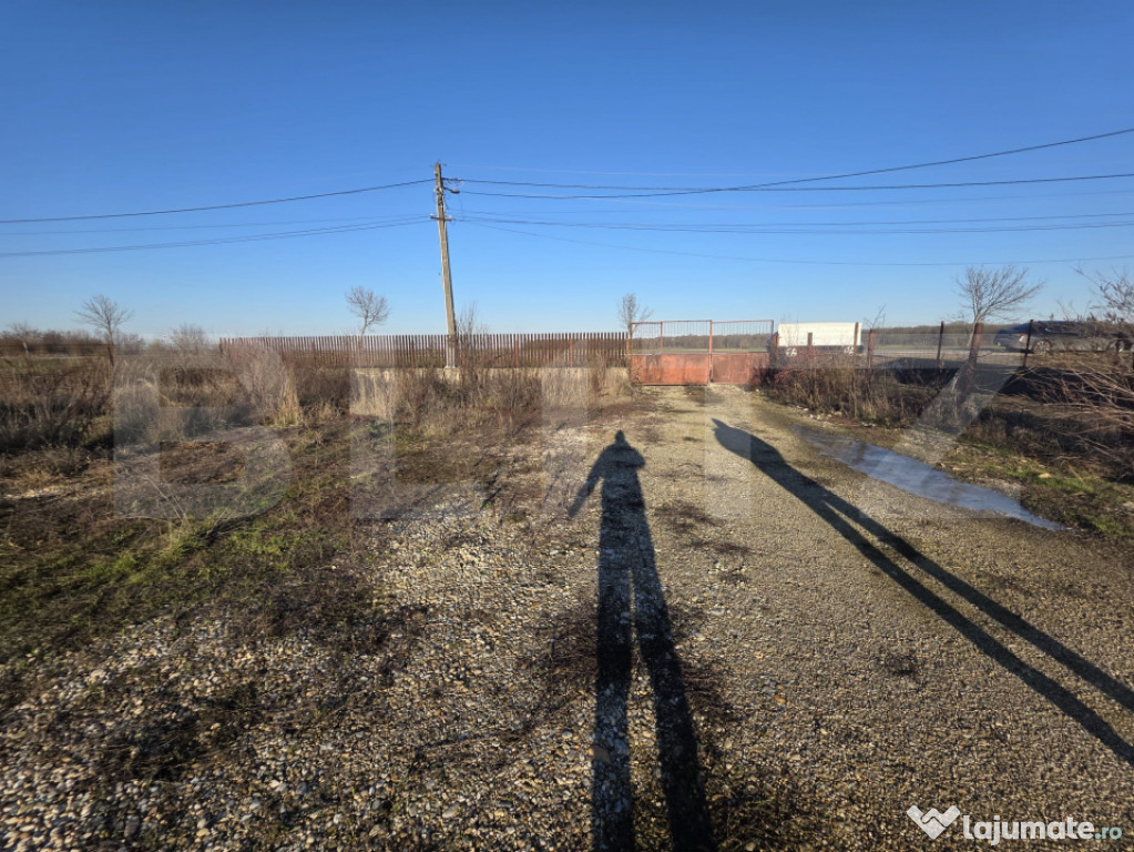 Teren 2.500 mp, front 23 ml, trifazic – Costești din Deal
