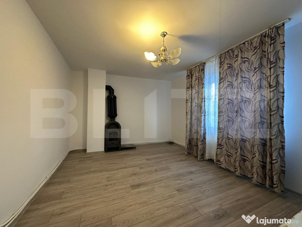 Casă individuală de vânzare, 63 mp utili, zona Barabant