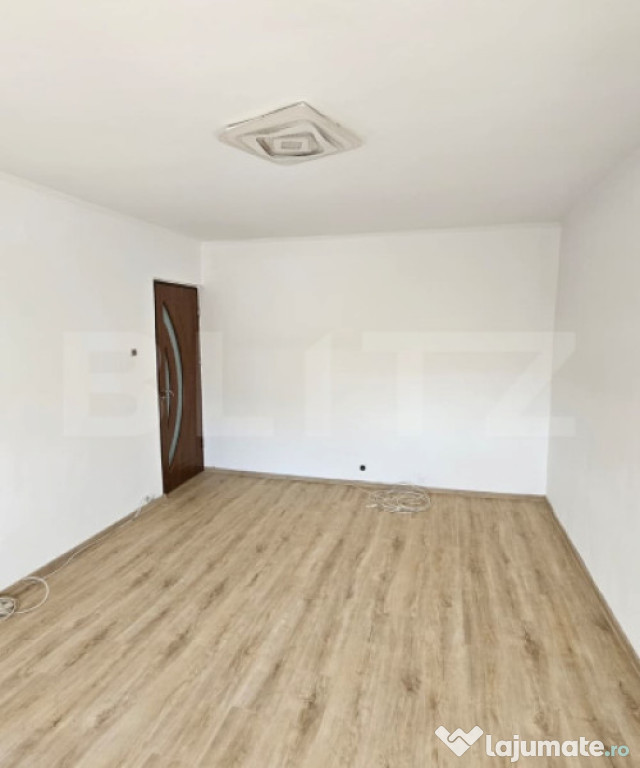 Apartament decomandat etajul 1, 52 mp, Rovine ,zona Pizza Ib