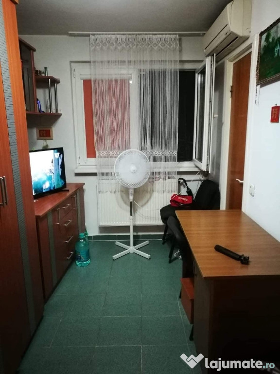 Proprietar. La METROU Costin Georgian, Garsoniera Etaj 2/4