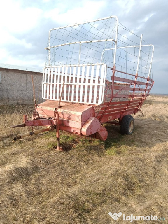 Remorca de strans fan,lucerna,otava, restuei vegetale,etc.